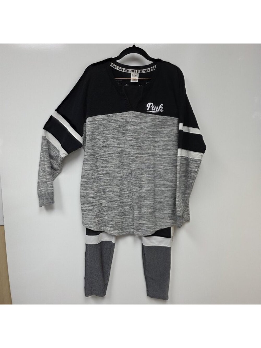 PINK Victoria's Secret Sweatsuit Set Womens L Gray Black Henley Leggings 2 Piece